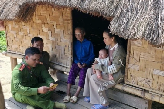 Linh hoạt, sáng tạo trong công tác 'xóa mù số' cho đồng bào DTTS La Dạ