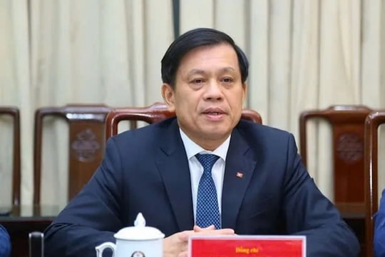 Thu giữ 25 phong bì tiền tỷ đề tên doanh nghiệp tại nơi làm việc của cựu Thứ trưởng Nguyễn Bá Hoan