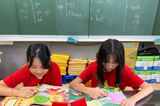 Cầu Vồng Tuổi thơ: Nhịp cầu kết nối văn hóa với trẻ em Việt Nam ở nước ngoài