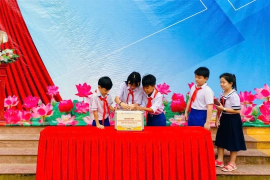 Ngành Giáo dục Quảng Trị chung tay hơn 1,7 tỷ đồng hướng về vùng lũ miền Trung