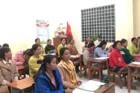 Xóa mù chữ ở vùng cao Quảng Trị: ‘Con chữ’ mở cánh cửa công nghệ cho người dân