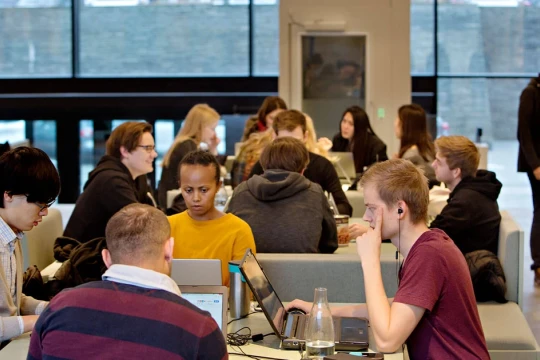 Đan Mạch trả tiền cho sinh viên