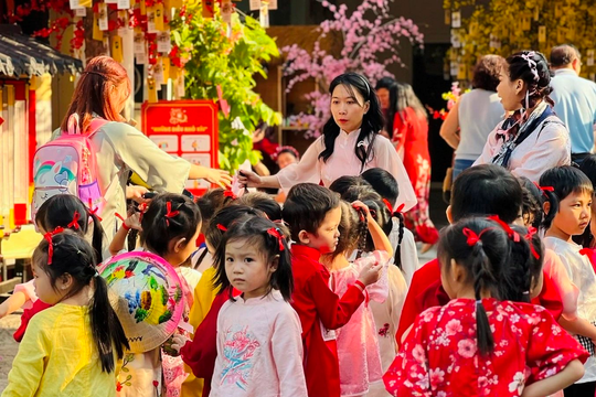 Chờ lịch nghỉ Tết của học sinh TPHCM: Giáo viên cũng... "khóc ròng"