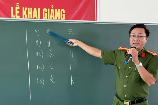 Lớp xóa mù chữ giúp người lầm lỡ tái hòa nhập cộng đồng