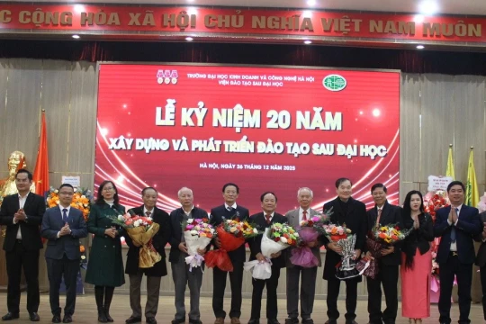 Trường ĐH Kinh doanh và Công nghệ Hà Nội đào tạo gần 9.000 học viên sau đại học