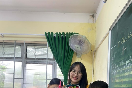 Dùng lớp học để "kéo tương tác" trên mạng, cô giáo Gen Z gây tranh cãi