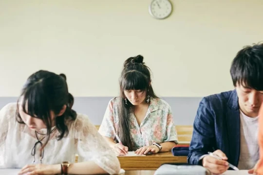 Gánh nặng giữ chỗ đại học với sinh viên Nhật Bản