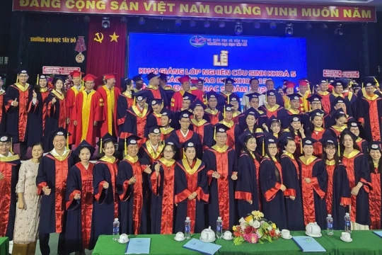 Quả ngọt hơn 20 năm mở cửa giảng đường đại học ở miền Tây