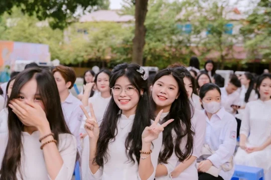 Tư vấn hướng nghiệp cho học sinh: Đừng 'trăm sự nhờ thầy cô'