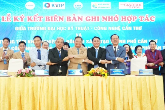 Báo GD&TĐ cùng Trường ĐH Kỹ thuật - Công nghệ Cần Thơ ký kết hợp tác toàn diện