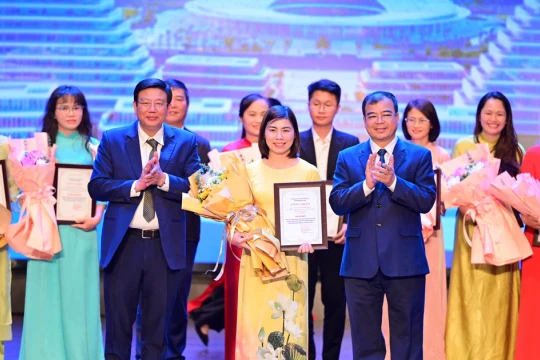 Trao giải báo chí viết về thành phố Hải Phòng