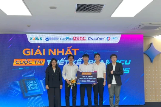 Sinh viên Đà Nẵng phát triển radar bảo đảm an toàn cho học sinh trên xe đưa đón