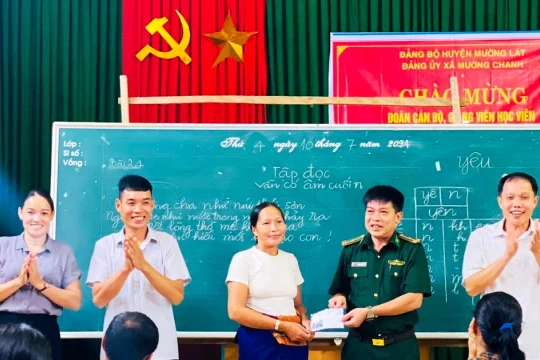 Khi ‘con chữ’ thắp sáng bản vùng biên Mường Chanh