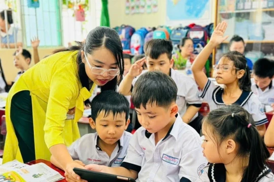 Trang bị năng lực số cho giáo viên: Kinh nghiệm từ thực tế