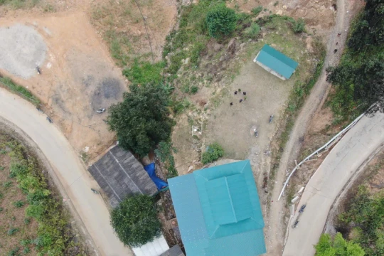 Cận cảnh góc cua hiểm trở trong vụ lật xe đoàn thiện nguyện ở Lào Cai