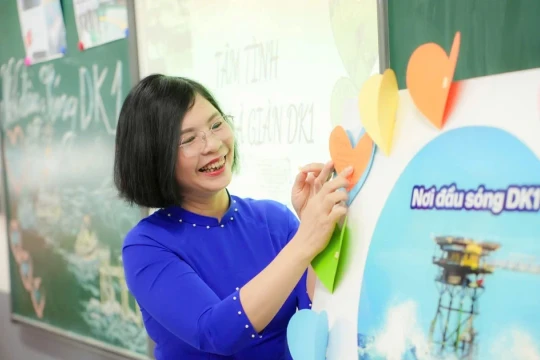 Khi DK1 'bước' vào lớp học ở Thủ đô