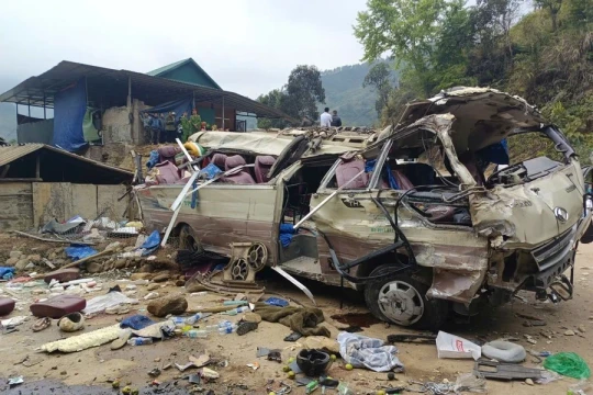 Sức khoẻ 9 người bị thương vụ lật xe chở đoàn thiện nguyện ở Lào Cai giờ ra sao?