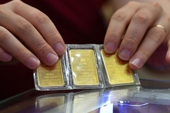Giá vàng cuối tuần 28/12 tiếp đà tăng 300 ngàn, lên gần mốc 160 triệu đồng/lượng