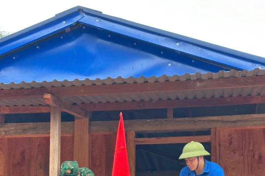 Việc làm giản dị nhưng đượm nghĩa tình nơi bản 'nhiều không' của tỉnh Quảng Trị