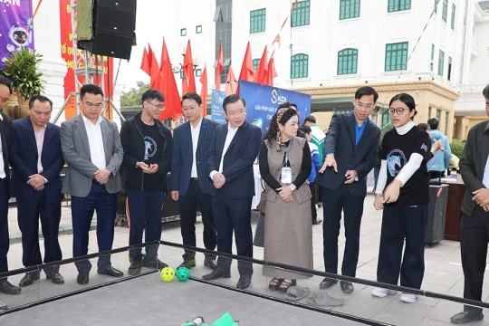 Học sinh Bắc Ninh thỏa sức sáng tạo khoa học trong ngày hội STEM