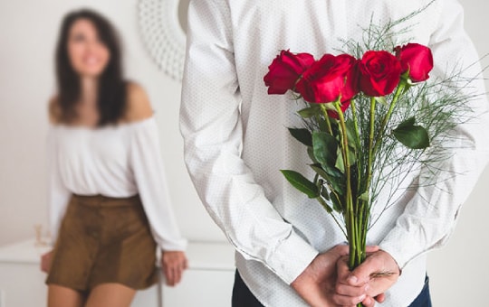 Năm mới ra ngõ gặp tình yêu: 4 con giáp thăng hoa tình ái, có người nhận 3 lời tỏ tình chỉ trong 1 tuần