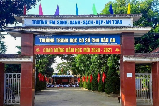 Thầy giáo bị tố sàm sỡ nữ sinh lớp 8 trong trường