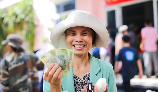 Người từ 70 tuổi trên cả nước sẽ nhận được bao nhiêu tiền mừng thọ dịp Tết Nguyên đán tới đây?