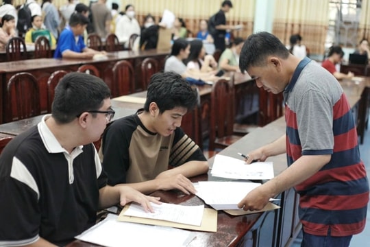 Hơn 700 sinh viên sư phạm ra trường vẫn bị nợ 145 triệu đồng tiền hỗ trợ