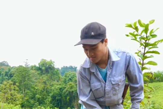 Chàng trai Ma Coong tự học tiếng Anh nuôi giấc mơ hướng dẫn viên