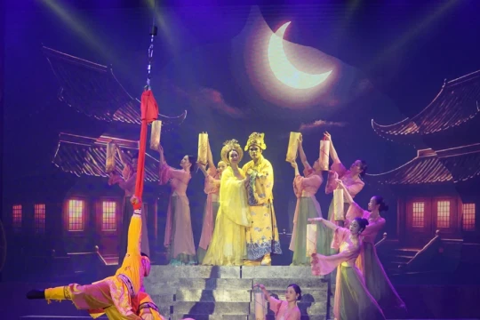 Vở xiếc - cải lương 'Trần Nhân Tông': Làm mới hình tượng quen thuộc