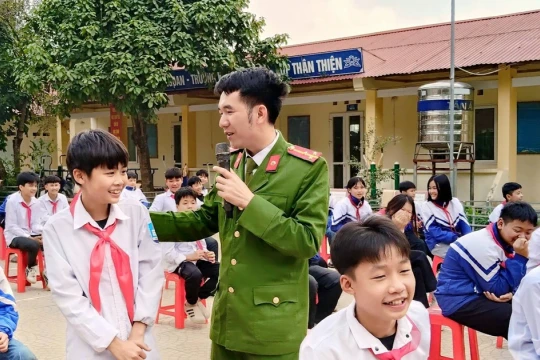 Xây dựng trường nội trú hạnh phúc ở xã biên giới Phục Hòa