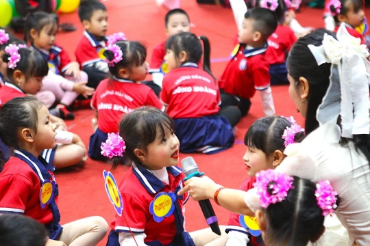 Giúp trẻ phát triển tình cảm và kỹ năng xã hội