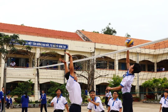 Trường học không điện thoại: Giờ ra chơi rộn tiếng cười