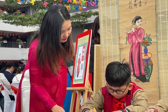 Giáo viên THPT tại Hà Nội thấp thỏm chờ thưởng Tết theo Nghị định 73