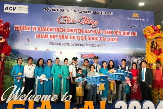 Gia Lai đón những du khách đầu tiên 'xông đất' Năm Du lịch Quốc gia 2026