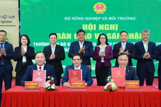 Sáp nhập Trường Cán bộ quản lý Nông nghiệp vào Học viện Nông nghiệp Việt Nam
