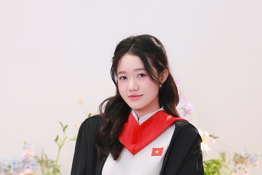 Nữ sinh Việt tốt nghiệp đại học với điểm tuyệt đối tại Thái Lan