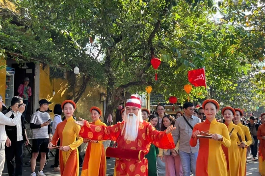 Khởi đầu năm mới, 29 du khách Philippines ‘mở hàng’ cho du lịch Hội An