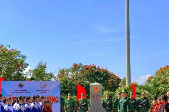 Tiết học đặc biệt nơi biên giới Việt – Lào ngày đầu năm mới