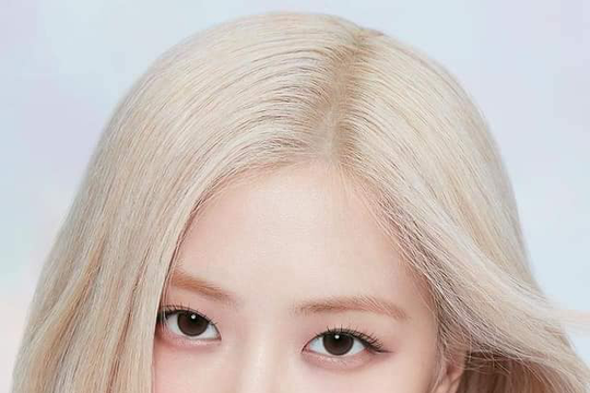 Nhan sắc cô gái xinh đẹp nhất thế giới 2025