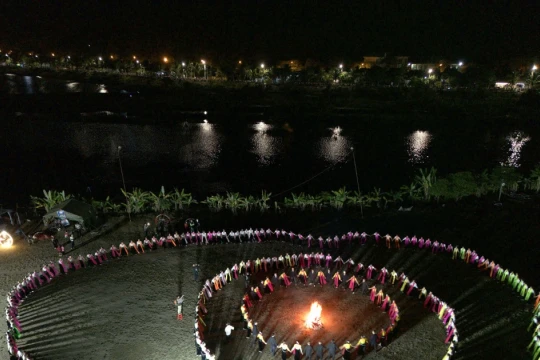 Mường Lay xác lập kỷ lục với 'Vũ điệu đoàn kết bên dòng Đà Giang'