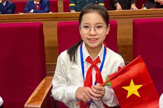 Nữ sinh nhỏ tuổi nhất Đại hội Thi đua yêu nước mê sân khấu, giỏi lập trình