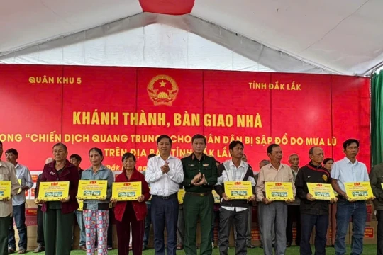 Quân khu 5 bàn giao 76 nhà dân tại Đắk Lắk, hiện thực hóa cam kết với nhân dân