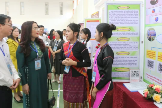 ‘Thắp lửa’ đam mê khoa học cho học sinh Quảng Trị
