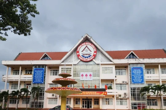 Sáp nhập Trường Cao đẳng nghề Phú Yên vào Trường Cao đẳng Đắk Lắk