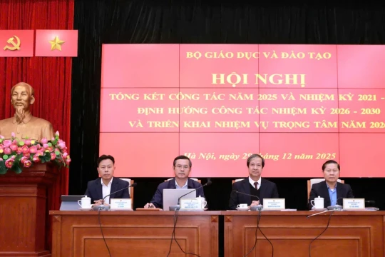 Nóng trong tuần: 10 kết quả GD-ĐT nổi bật; ngành Giáo dục tổng kết nhiệm kỳ 5 năm