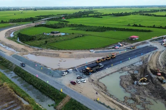 'Hạ tầng mở đường, giáo dục mở lối' khu vực Đồng bằng Sông Cửu Long