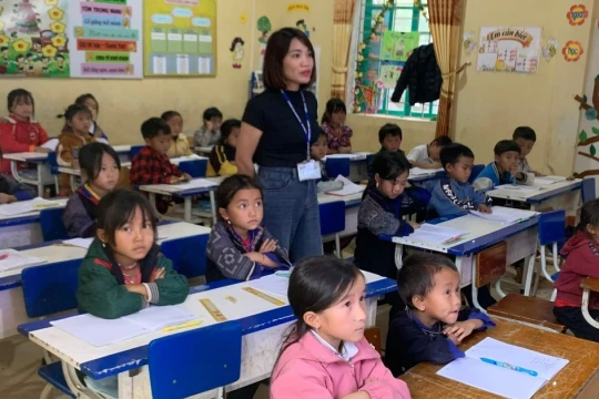 Đưa tiếng Anh trở thành ngôn ngữ thứ hai trong trường học: Không dàn hàng ngang