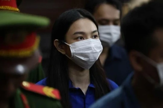 Mẹ hoa hậu Thùy Tiên hiếm hoi nhắc đến con gái sau khi nhận án 2 năm tù giam