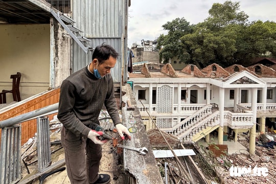 Người dân tất bật di dời, bàn giao mặt bằng làm quảng trường phía Đông hồ Hoàn Kiếm